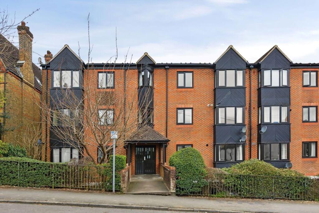 2 bed 1st Floor Flat for rent in Sevenoaks. From Helen Breeze Property Management - Sevenoaks