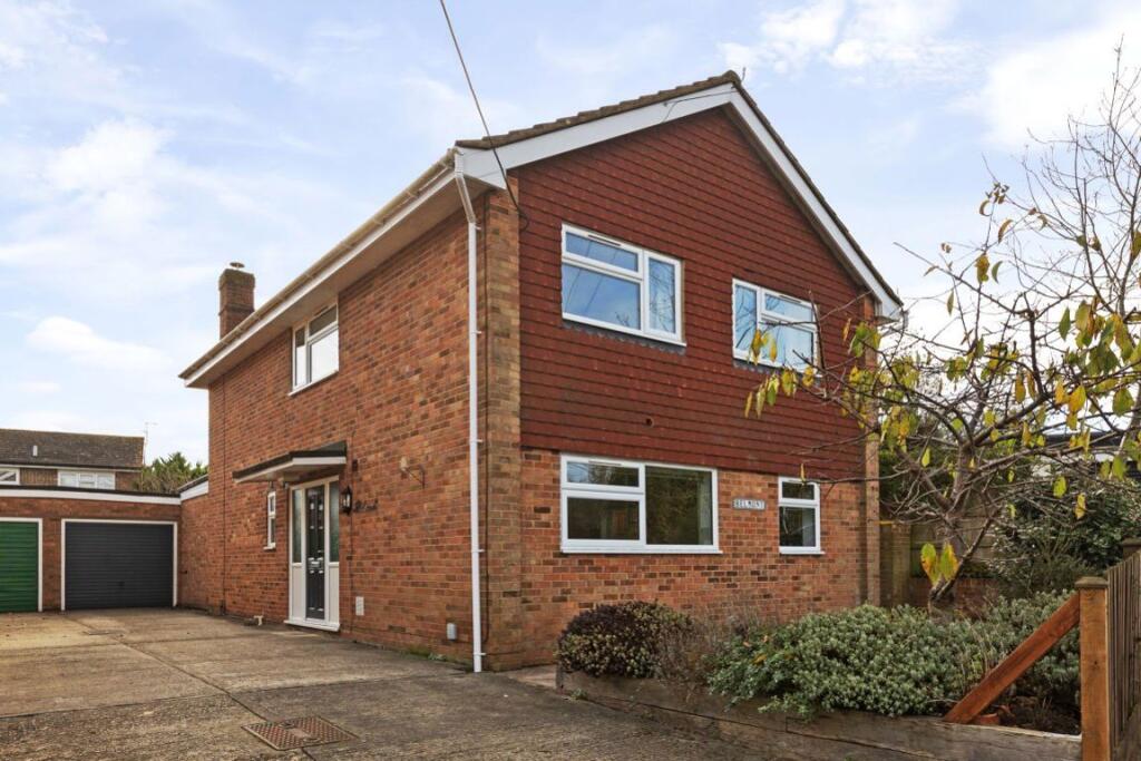 4 bed Detached for rent in Sevenoaks Weald. From Helen Breeze Property Management - Sevenoaks