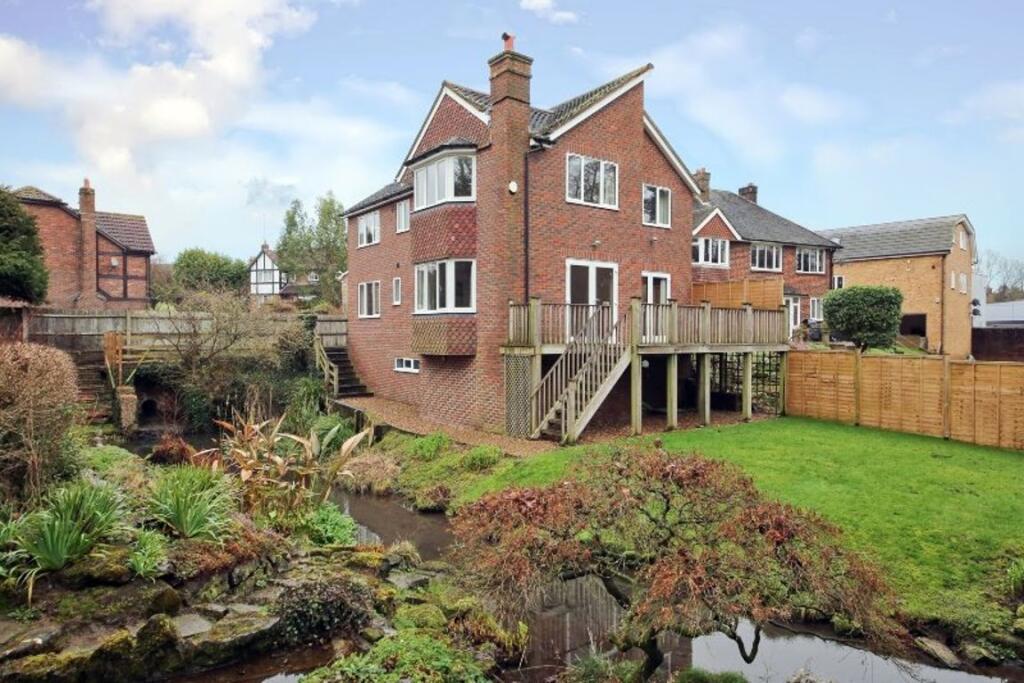 4 bed Detached for rent in Sevenoaks. From Helen Breeze Property Management - Sevenoaks
