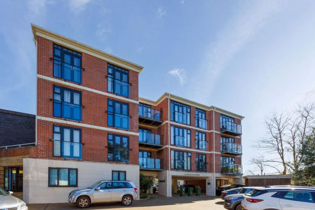 2 bed Apartment for rent in Sevenoaks. From Helen Breeze Property Management - Sevenoaks