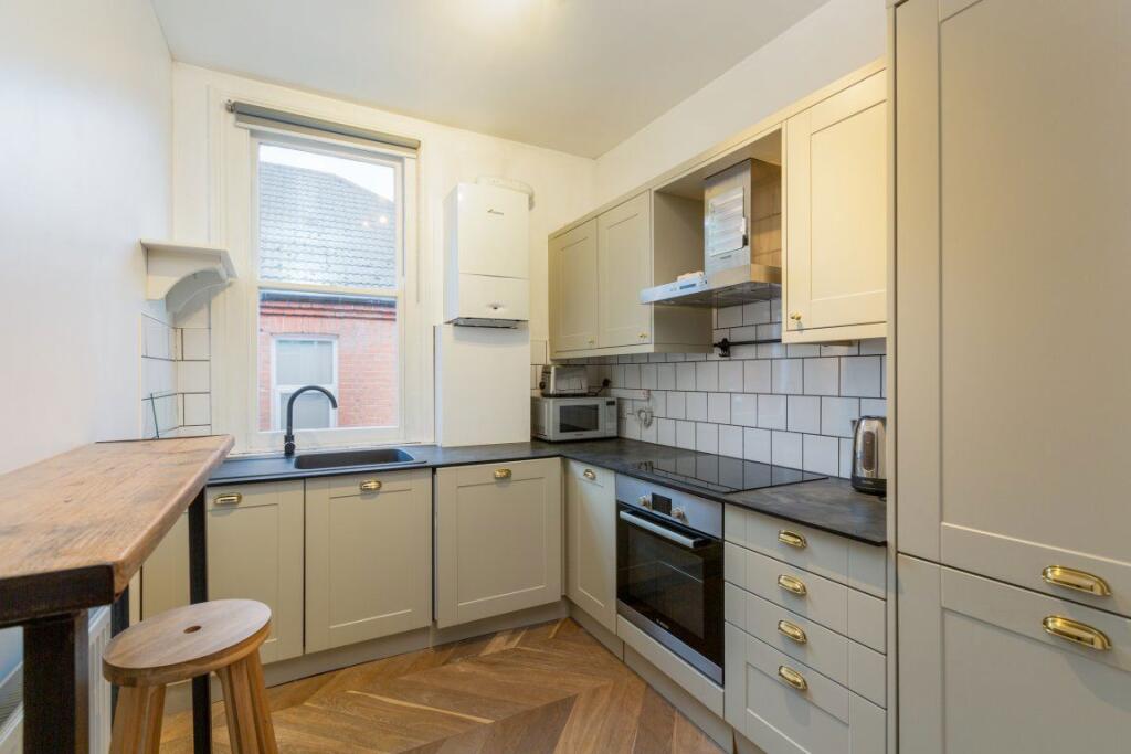 2 bed Apartment for rent in Sevenoaks. From Helen Breeze Property Management - Sevenoaks
