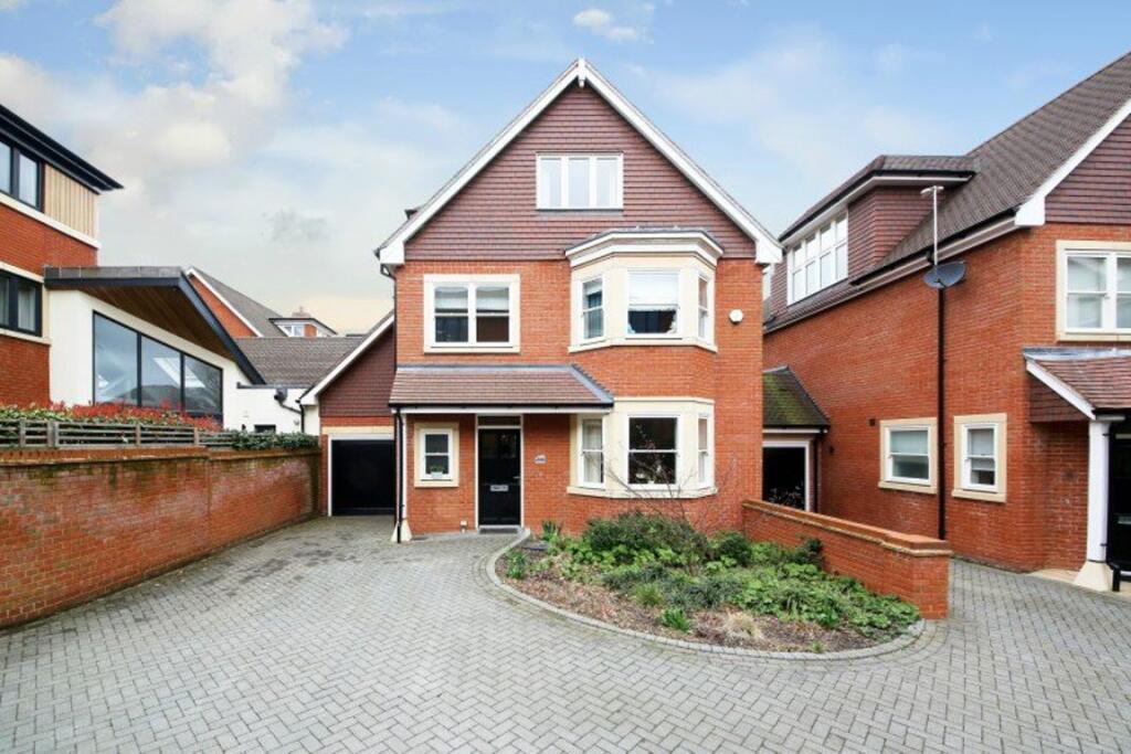 5 bed Detached for rent in Sevenoaks. From Helen Breeze Property Management - Sevenoaks 5 bed Detached for rent in Sevenoaks. From Helen Breeze Property Management - Sevenoaks