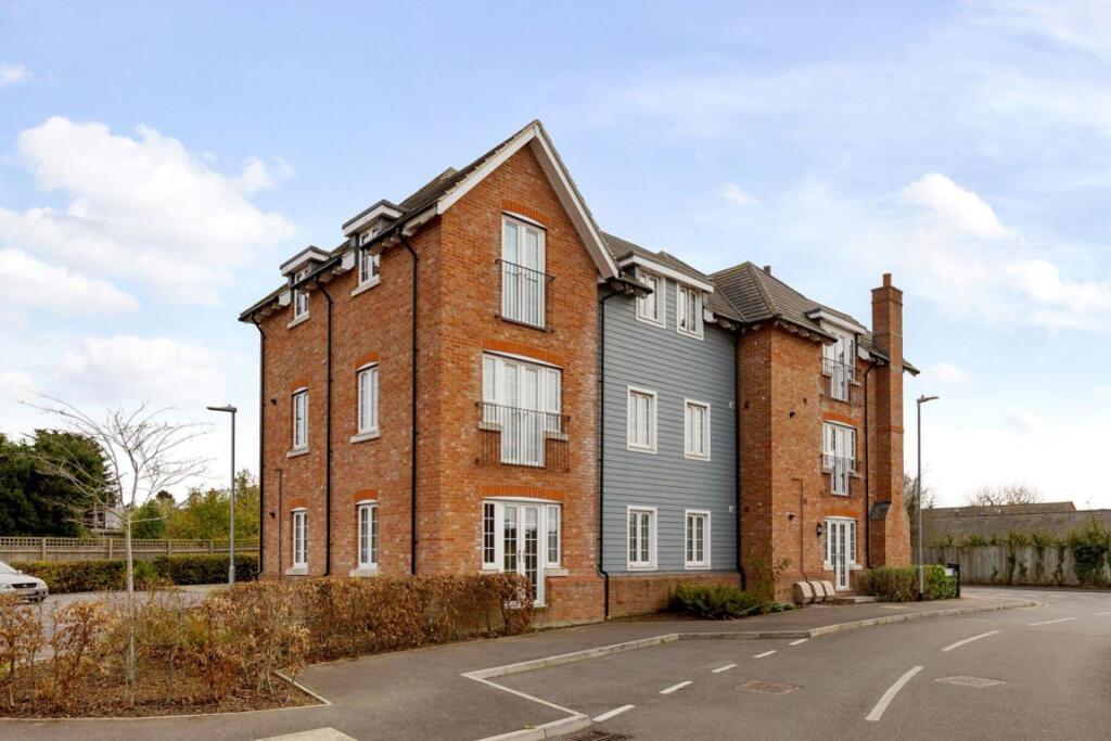 2 bed Apartment for rent in Borough Green. From Helen Breeze Property Management - Sevenoaks 2 bed Apartment for rent in Borough Green. From Helen Breeze Property Management - Sevenoaks