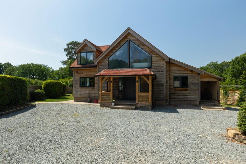 4 bed Detached for rent in Bough Beech. From Helen Breeze Property Management - Sevenoaks 4 bed Detached for rent in Bough Beech. From Helen Breeze Property Management - Sevenoaks