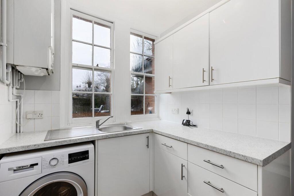1 bed 1st Floor Flat for rent in Tonbridge. From Helen Breeze Property Management - Sevenoaks