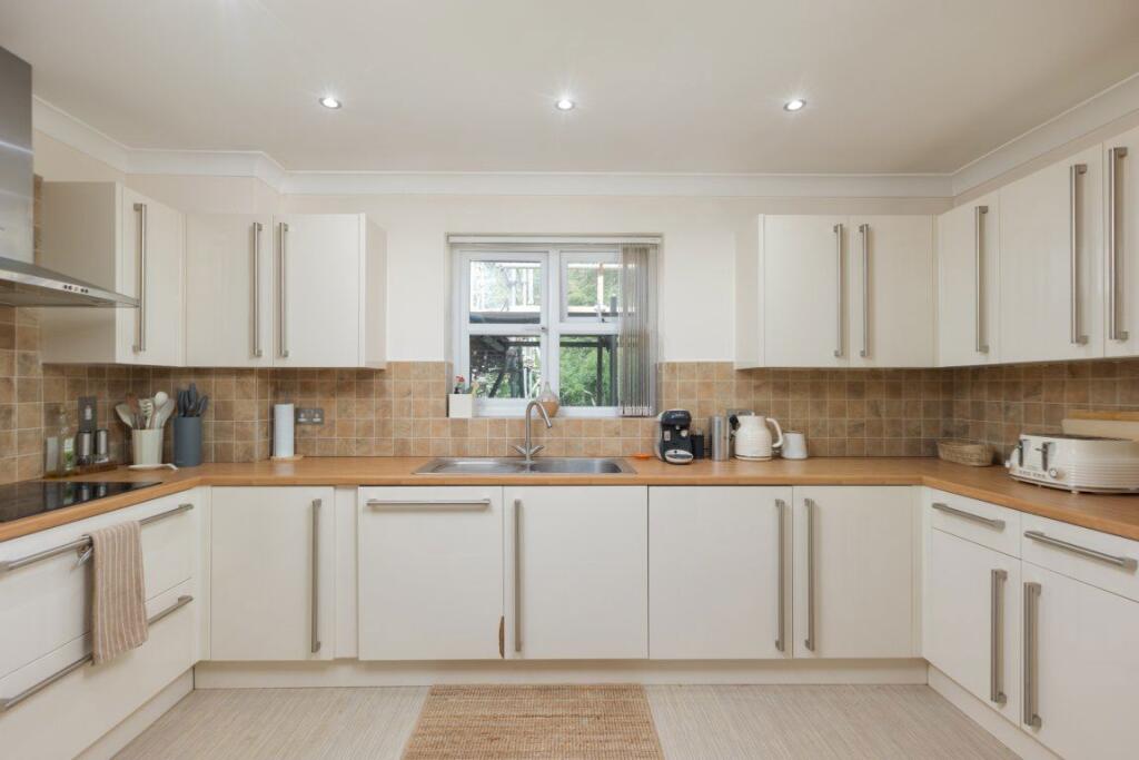 1 bed 1st Floor Flat for rent in Eynsford. From Helen Breeze Property Management - Sevenoaks 1 bed 1st Floor Flat for rent in Eynsford. From Helen Breeze Property Management - Sevenoaks