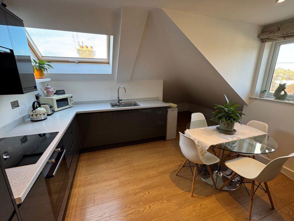 2 bed Apartment for rent in Sevenoaks. From Helen Breeze Property Management - Sevenoaks