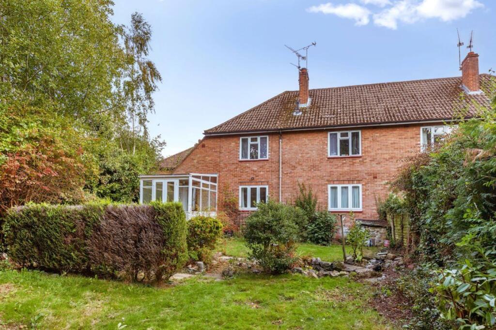2 bed 1st Floor Flat for rent in Sevenoaks. From Helen Breeze Property Management - Sevenoaks