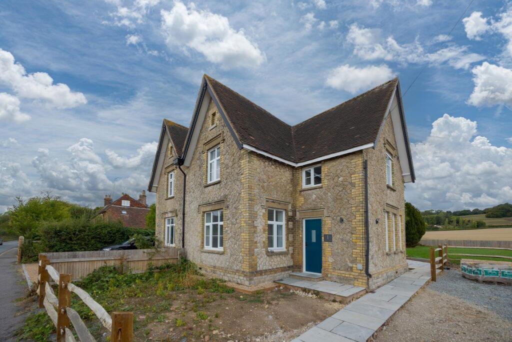 2 bed Semi Detached for rent in Kemsing. From Helen Breeze Property Management - Sevenoaks