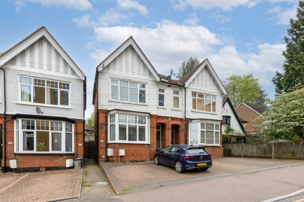 2 bed 1st Floor Flat for rent in Sevenoaks. From Helen Breeze Property Management - Sevenoaks