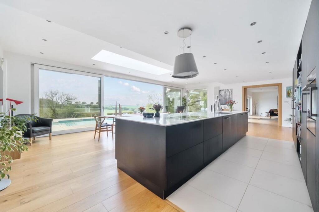 5 bed Detached for rent in West Kingsdown. From Helen Breeze Property Management - Sevenoaks
