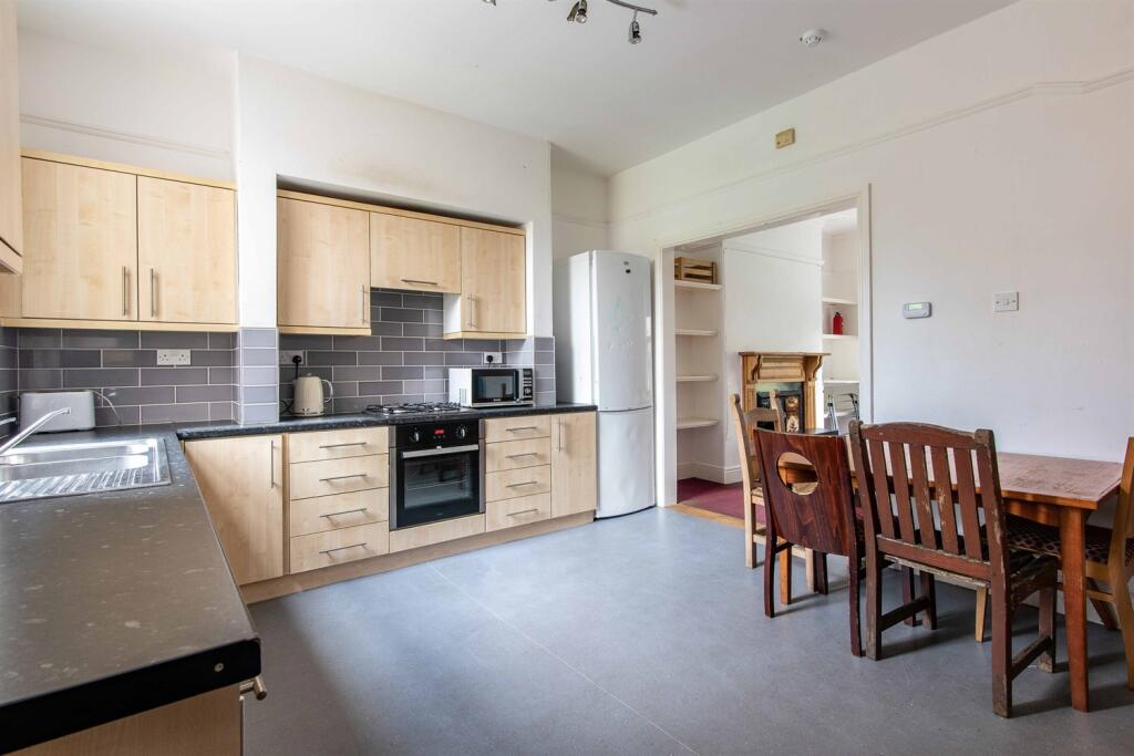 7 bed Semi Detached for rent in Nottingham. From FHP Living - Nottingham