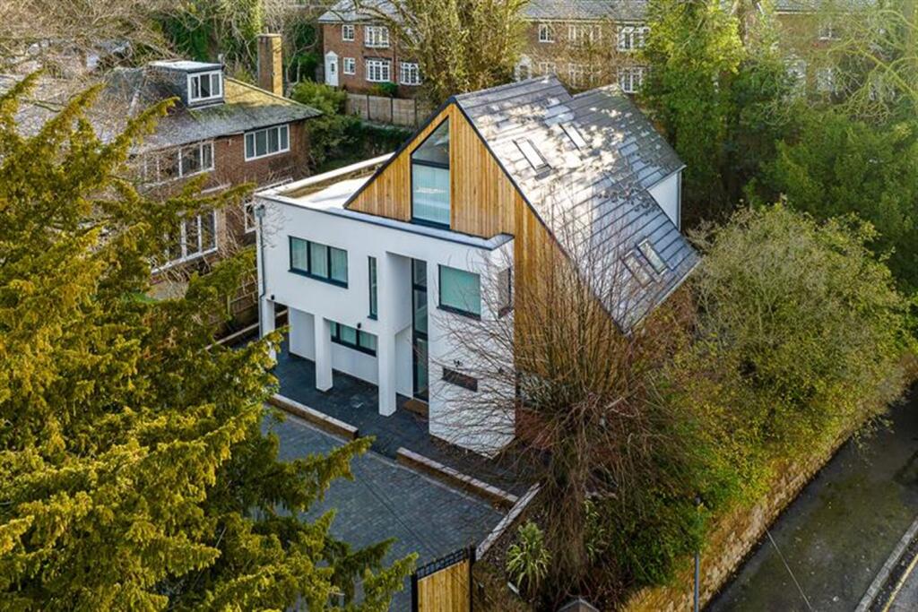 5 bed Detached for rent in Nottingham. From FHP Living - Nottingham