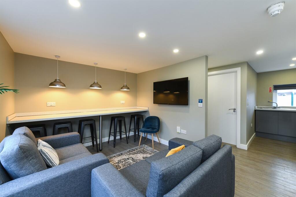 5 bed Apartment for rent in . From FHP Living - Nottingham