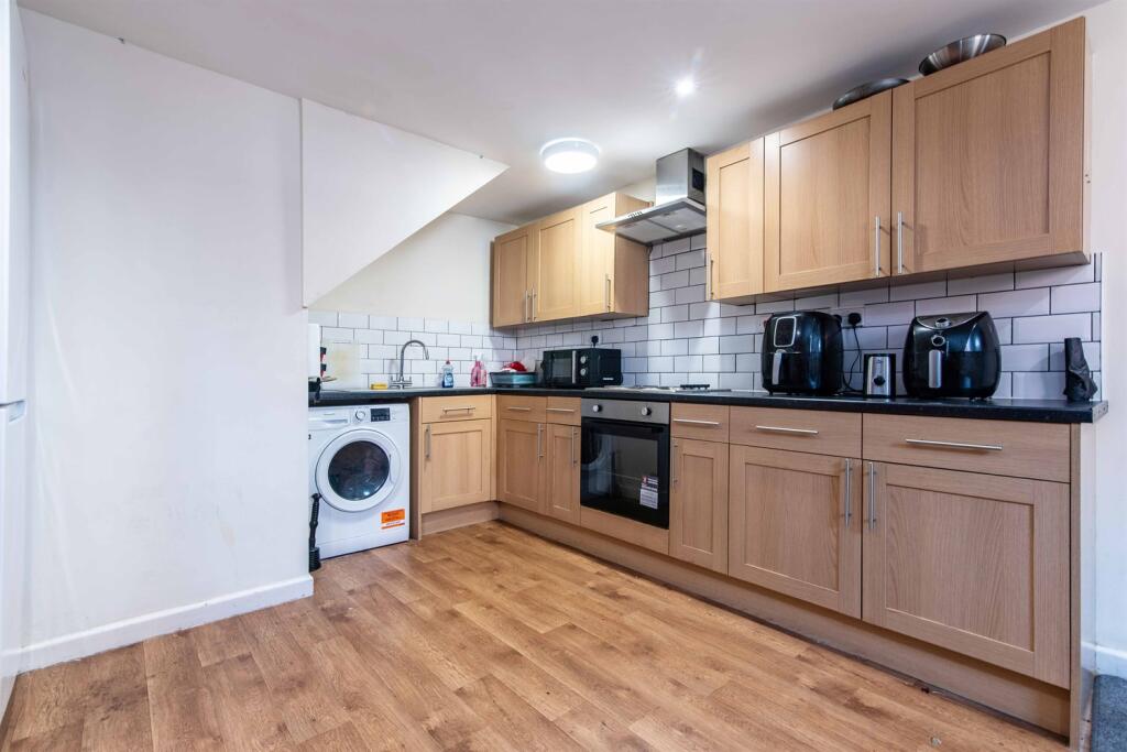1 bed Mid Terraced House for rent in Nottingham. From FHP Living - Nottingham