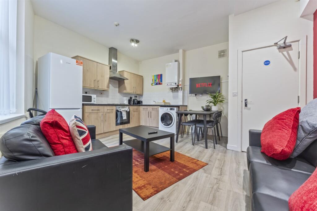 5 bed Semi Detached for rent in Nottingham. From FHP Living - Nottingham 5 bed Semi Detached for rent in Nottingham. From FHP Living - Nottingham