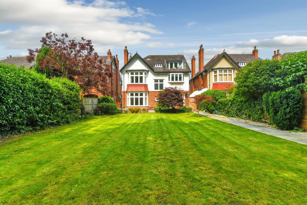 6 bed Detached for rent in West Bridgford. From FHP Living - Nottingham