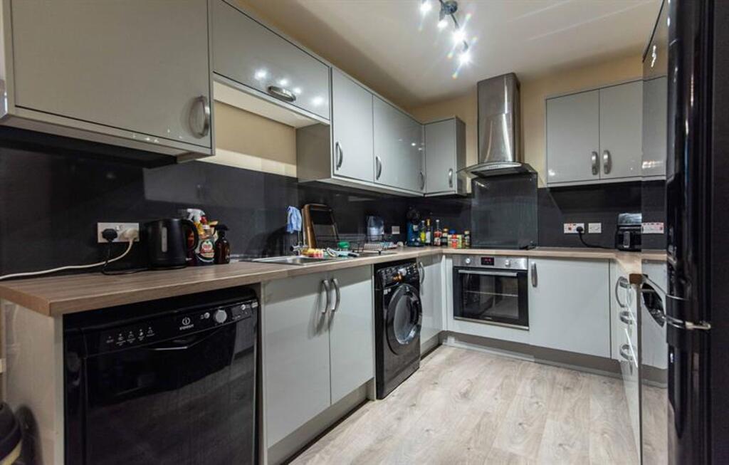 5 bed 1st Floor Flat for rent in Nottingham. From FHP Living - Nottingham