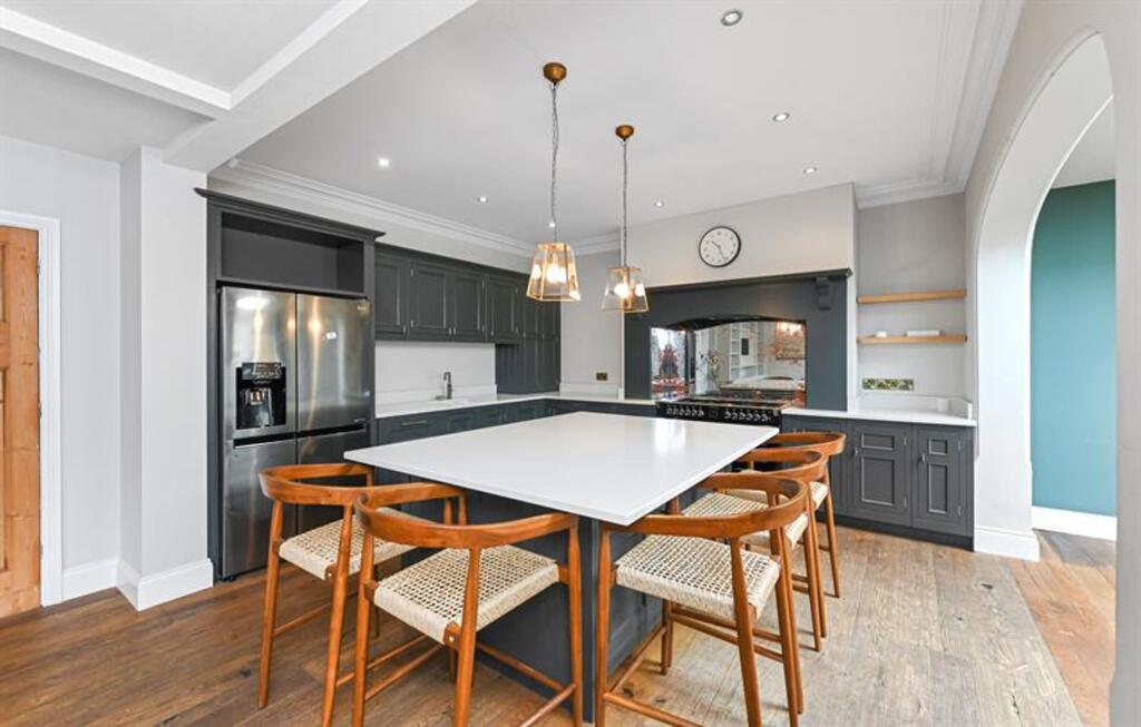 5 bed Detached for rent in West Bridgford. From FHP Living - Nottingham 5 bed Detached for rent in West Bridgford. From FHP Living - Nottingham