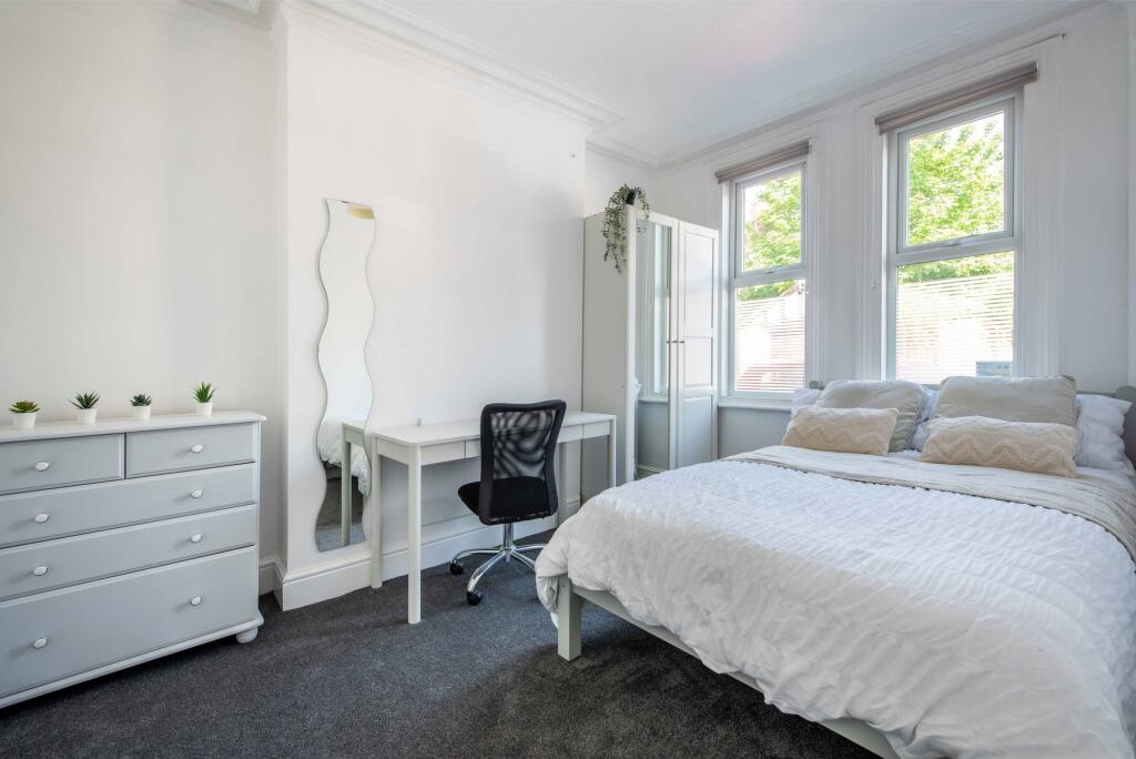 4 bed Mid Terraced House for rent in Nottingham. From FHP Living - Nottingham