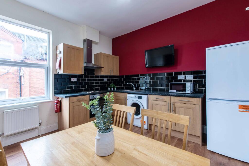 4 bed 1st Floor Flat for rent in Nottingham. From FHP Living - Nottingham 4 bed 1st Floor Flat for rent in Nottingham. From FHP Living - Nottingham