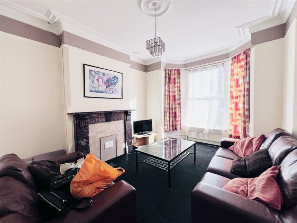 6 bed Semi Detached for rent in Nottingham. From FHP Living - Nottingham