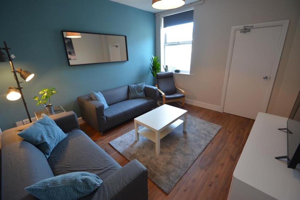 4 bed Mid Terraced House for rent in Beeston. From FHP Living - Nottingham