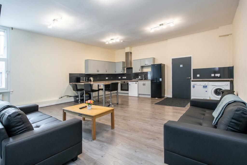 4 bed 1st Floor Flat for rent in Nottingham. From FHP Living - Nottingham
