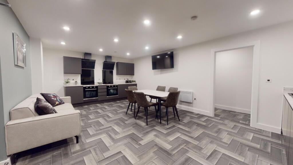 4 bed 1st Floor Flat for rent in Beeston. From FHP Living - Nottingham
