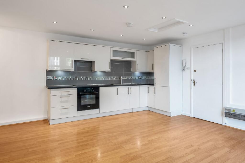 2 bed 1st Floor Flat for rent in West Bridgford. From FHP Living - Nottingham 2 bed 1st Floor Flat for rent in West Bridgford. From FHP Living - Nottingham