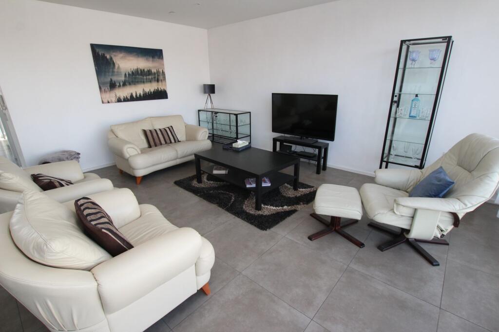 3 bed 1st Floor Flat for rent in Nottingham. From FHP Living - Nottingham