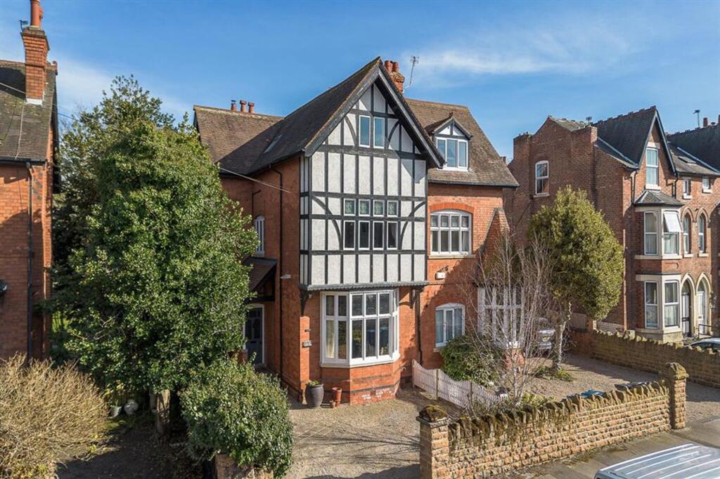 5 bed Semi Detached for rent in West Bridgford. From FHP Living - Nottingham 5 bed Semi Detached for rent in West Bridgford. From FHP Living - Nottingham