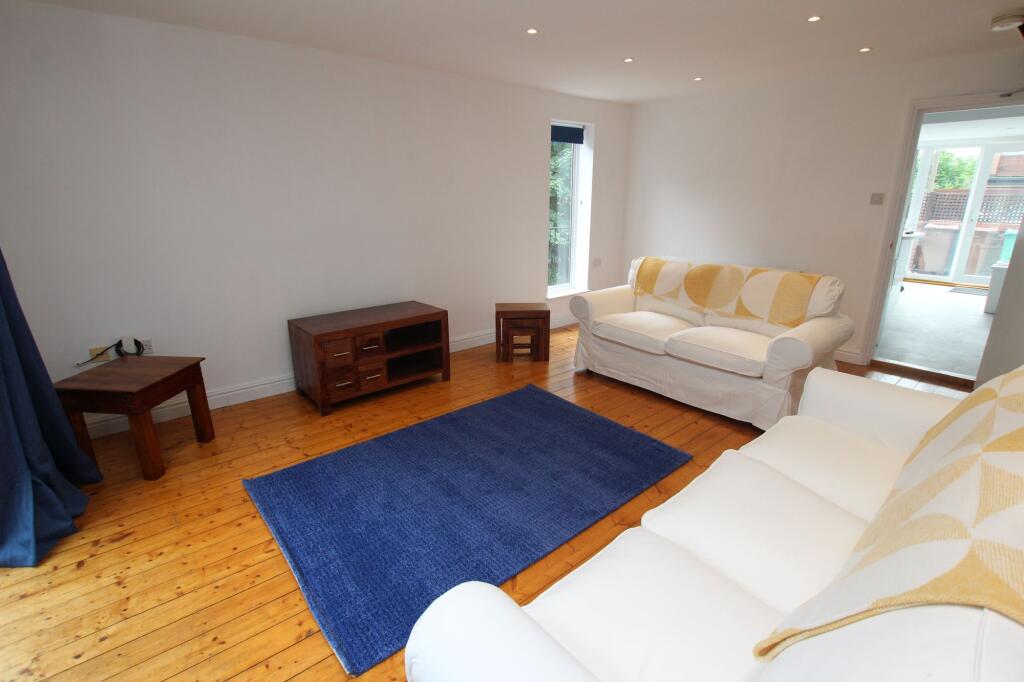 4 bed Semi Detached for rent in Nottingham. From FHP Living - Nottingham 4 bed Semi Detached for rent in Nottingham. From FHP Living - Nottingham