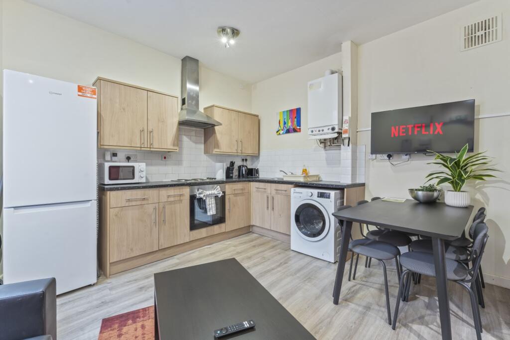 5 bed Mid Terraced House for rent in Nottingham. From FHP Living - Nottingham 5 bed Mid Terraced House for rent in Nottingham. From FHP Living - Nottingham