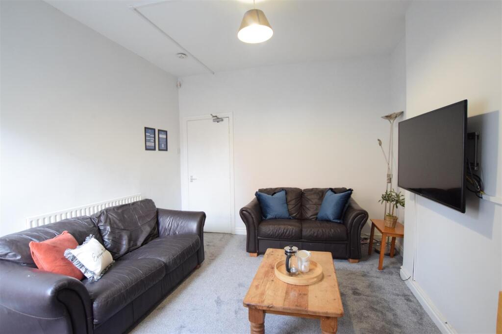 4 bed End of Terrace for rent in Lincoln. From Cloud Lettings Ltd - Lincoln 4 bed End of Terrace for rent in Lincoln. From Cloud Lettings Ltd - Lincoln