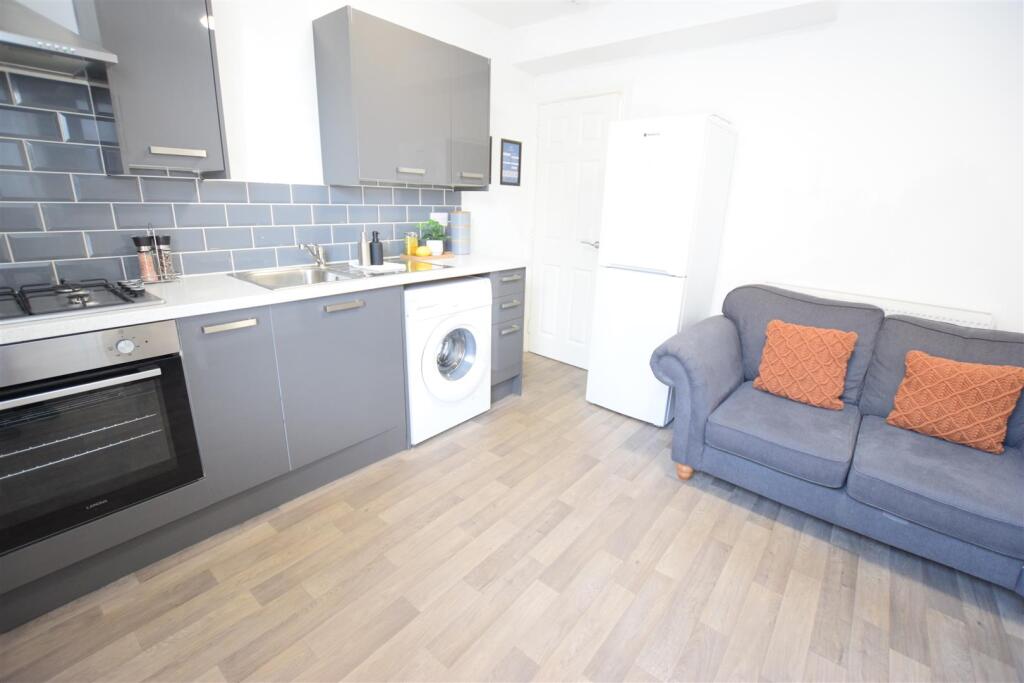 2 bed Mid Terraced House for rent in Lincoln. From Cloud Lettings Ltd - Lincoln 2 bed Mid Terraced House for rent in Lincoln. From Cloud Lettings Ltd - Lincoln