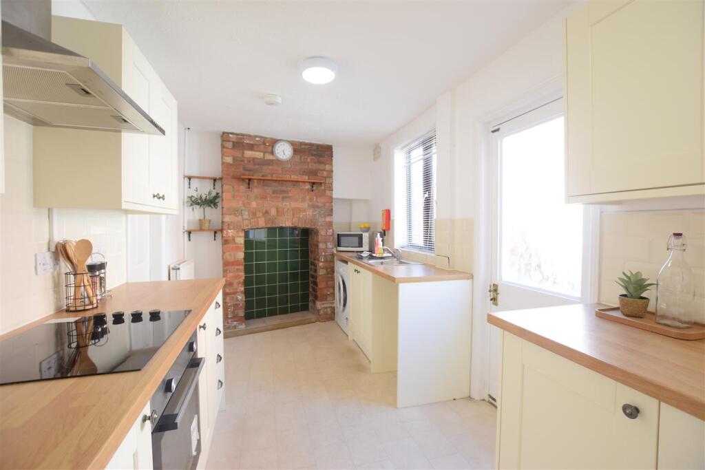 2 bed Mid Terraced House for rent in Harmston. From Cloud Lettings Ltd - Lincoln