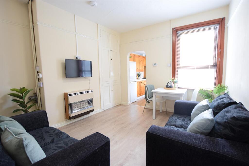 3 bed Mid Terraced House for rent in Lincoln. From Cloud Lettings Ltd - Lincoln