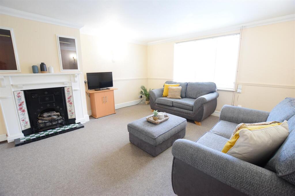 3 bed Mid Terraced House for rent in Lincoln. From Cloud Lettings Ltd - Lincoln