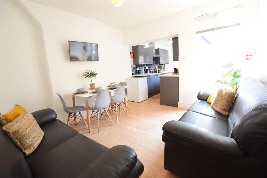 5 bed End of Terrace for rent in Lincoln. From Cloud Lettings Ltd - Lincoln 5 bed End of Terrace for rent in Lincoln. From Cloud Lettings Ltd - Lincoln