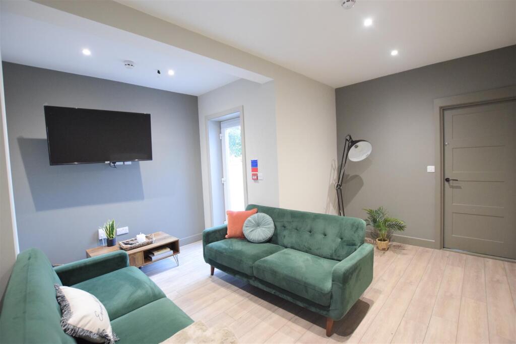 6 bed Mid Terraced House for rent in Lincoln. From Cloud Lettings Ltd - Lincoln 6 bed Mid Terraced House for rent in Lincoln. From Cloud Lettings Ltd - Lincoln