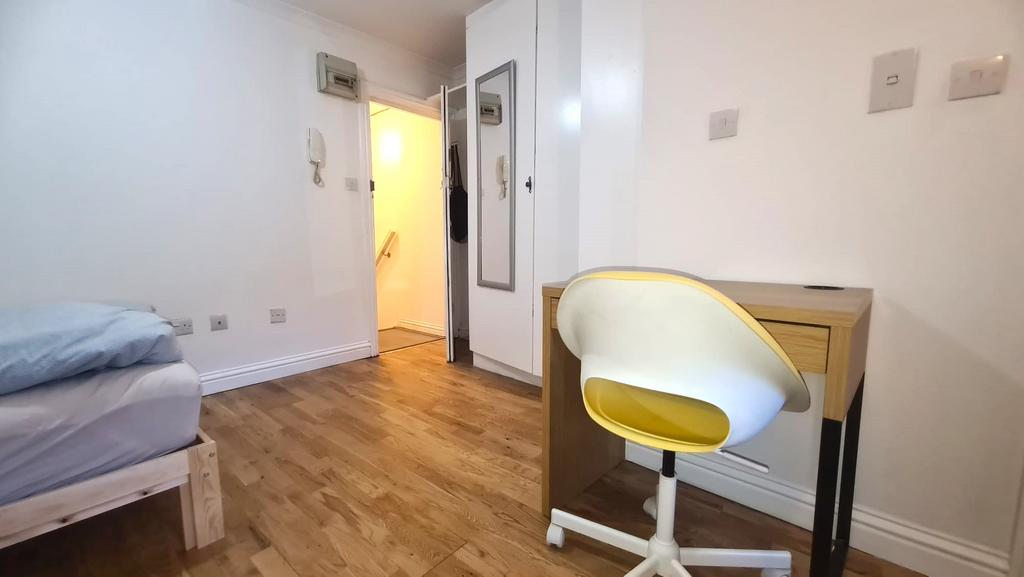 0 bed Studio for rent in London. From RE/MAX Star