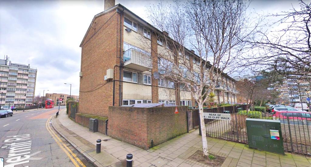 3 bed Mid Terraced House for rent in London. From RE/MAX Star