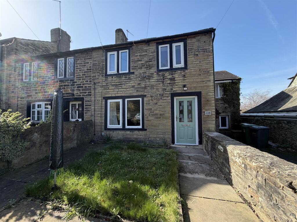 2 bed Cottage for rent in Huddersfield. From Reloc8Properties Limited - Halifax 2 bed Cottage for rent in Huddersfield. From Reloc8Properties Limited - Halifax