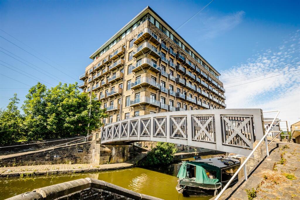 1 bed Apartment for rent in Brighouse. From Reloc8Properties Limited - Halifax