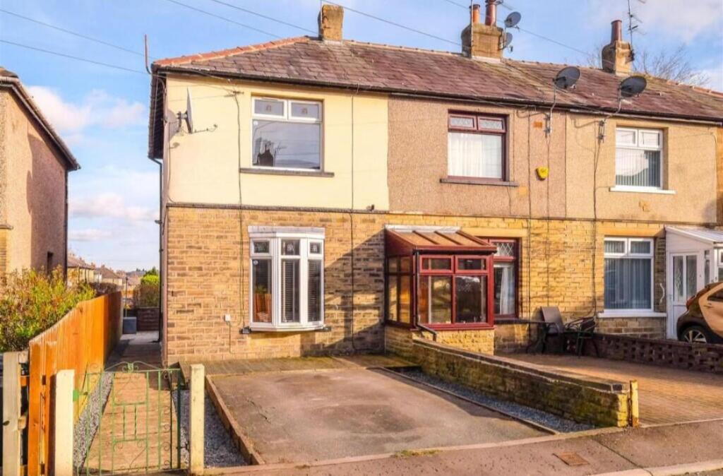 2 bed End of Terrace for rent in Brighouse. From Reloc8Properties Limited - Halifax