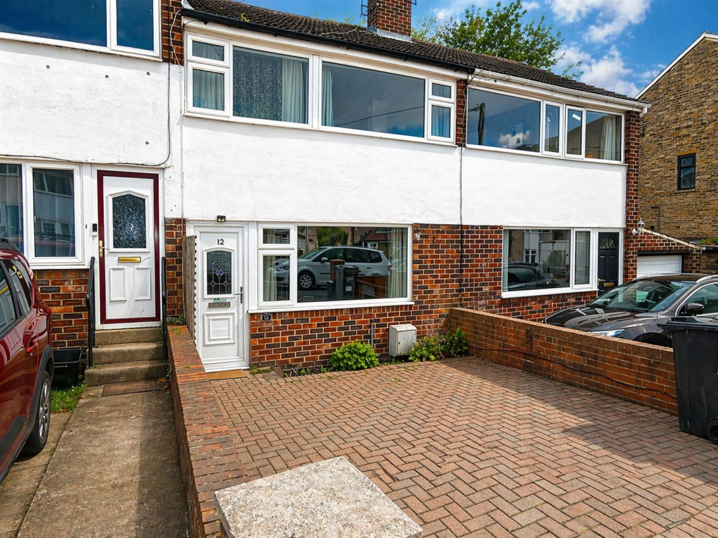 3 bed Detached for rent in Brighouse. From Reloc8Properties Limited - Halifax