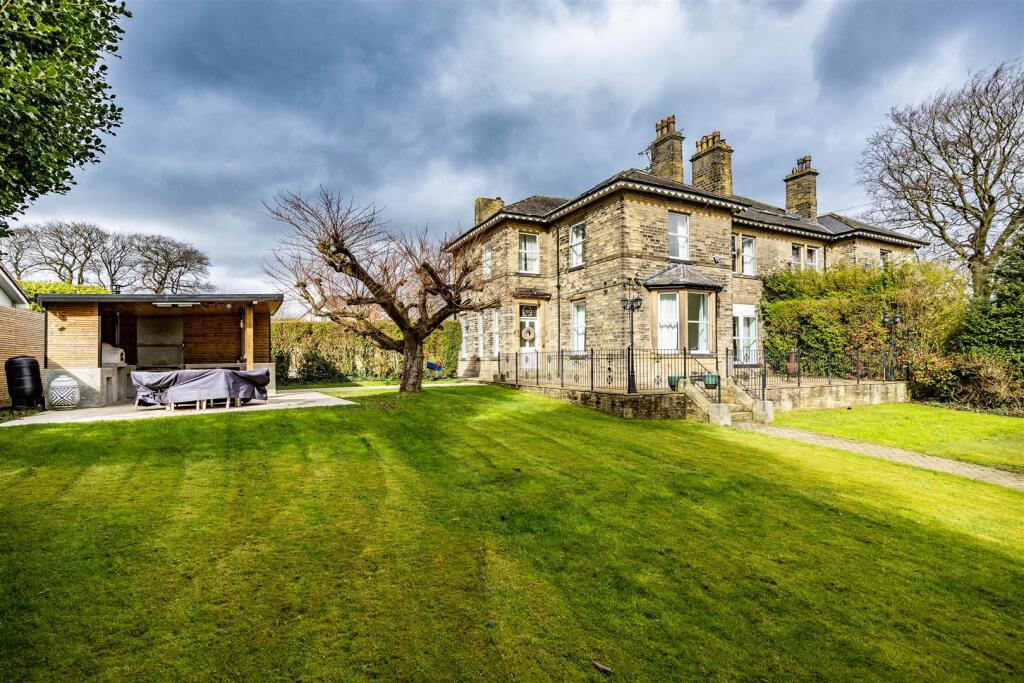 6 bed Semi Detached for rent in Halifax. From Reloc8Properties Limited - Halifax 6 bed Semi Detached for rent in Halifax. From Reloc8Properties Limited - Halifax