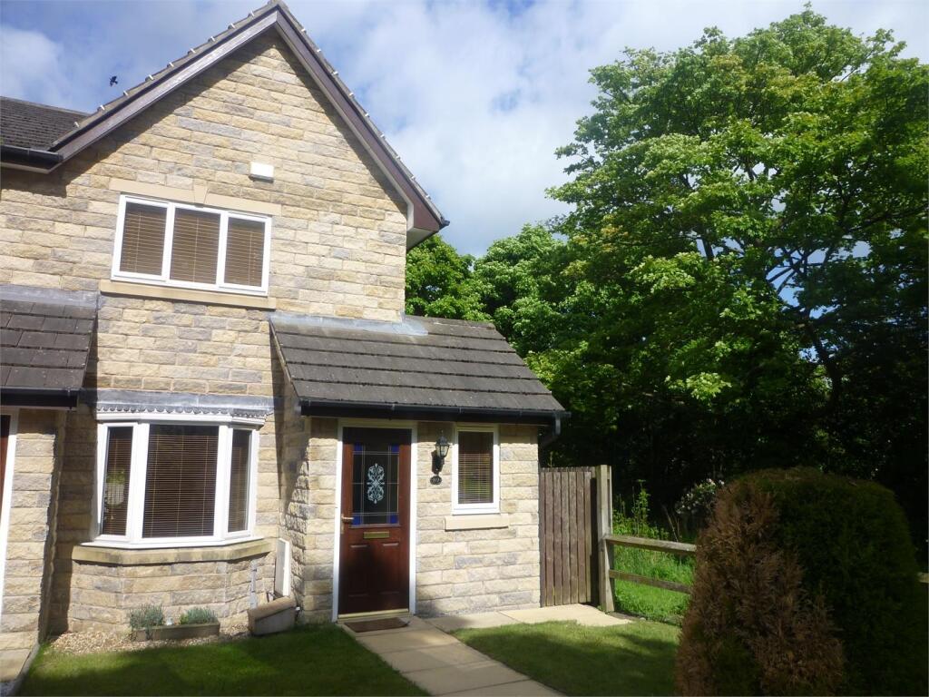 2 bed End of Terrace for rent in Denby Dale. From Reloc8Properties Limited - Halifax