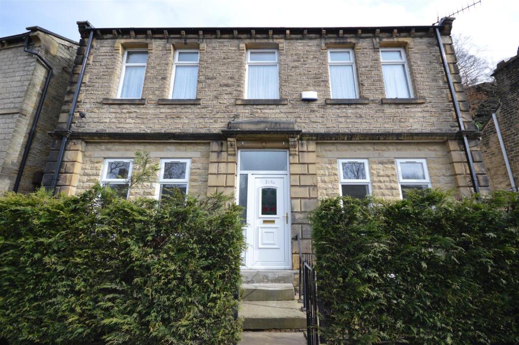 2 bed Apartment for rent in Holmfirth. From Reloc8Properties Limited - Halifax